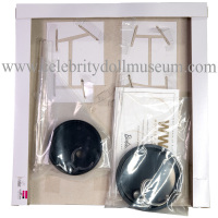 Gal Gadot and Chris Pine doll box insert back