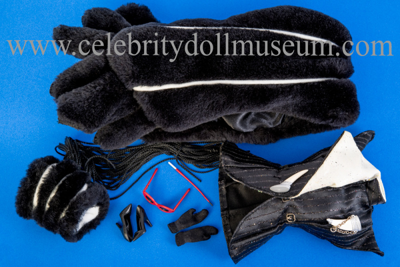 Glenn Close doll accessories