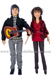 Joe Jonas and Demi Lovato dolls