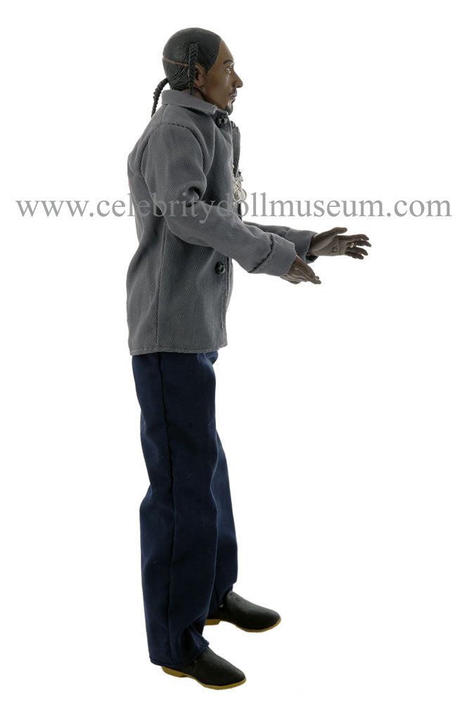 https://www.celebritydollmuseum.com/wp-content/gallery/snoop-dogg-photos-1/snoopdogg-04.jpg