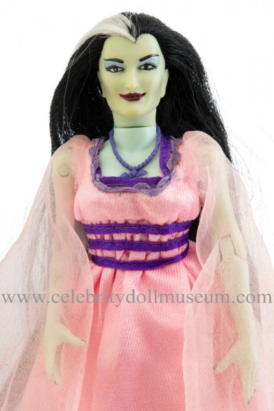 Yvonne De Carlo Lily Munster figure