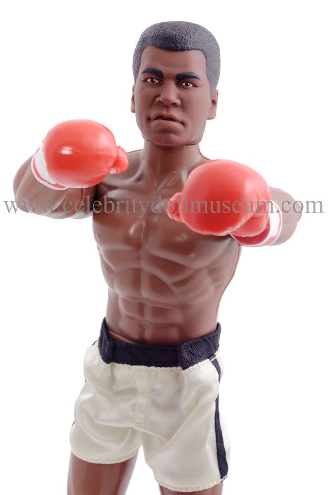 2019 MEGO 8" CLOTHED ACTION FIGURE Boxing MUHAMMAD ALI ROBE GLOVES BELT NEW 